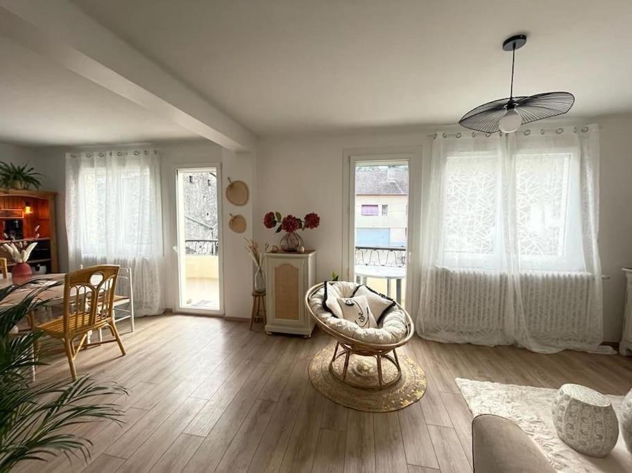 Superbe Appartement Avec Salle De Jeux Vaux-lès-Saint-Claude Esterno foto